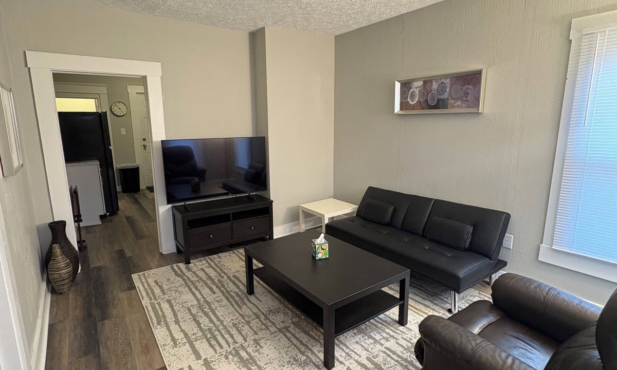 Highland Square Apartment | West Hill Retreat