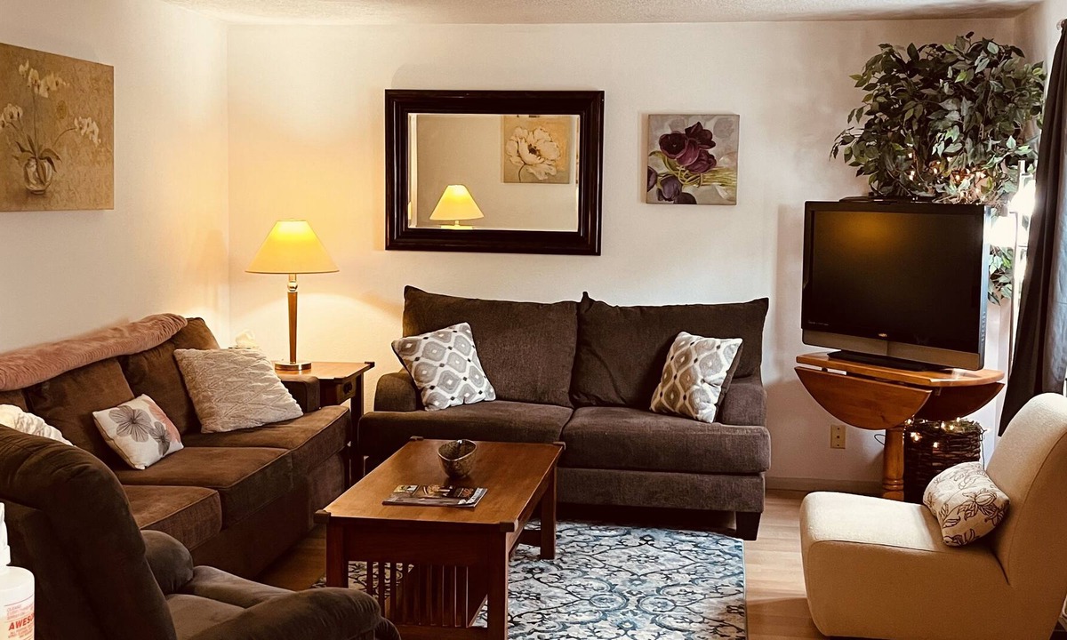 Hillcrest House | West Hillcrest - close to everything