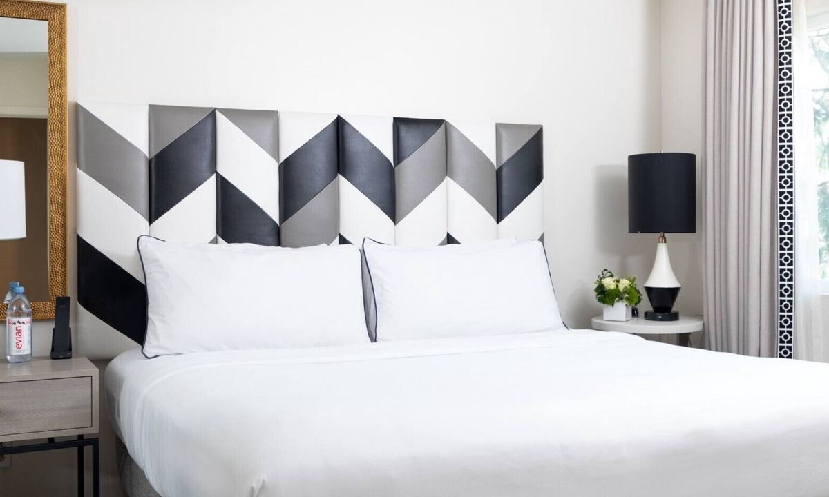 Norma Triangle Hotel | West Hollywood 1BR Kitchen Pool rooftop stay near Runyon Canyon hiking trails