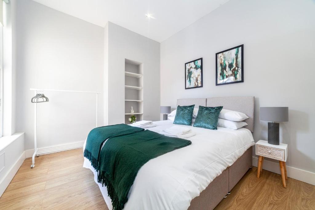 Fulham Broadway Apartment | West Kensington