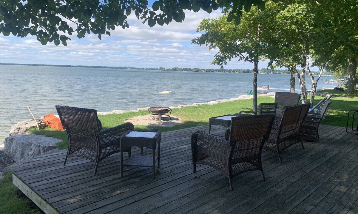 West Lake Cottage | West Lake Cottage