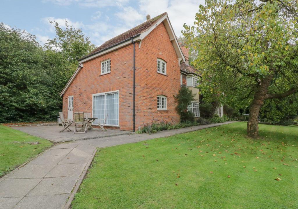 Halstead House | West Lodge