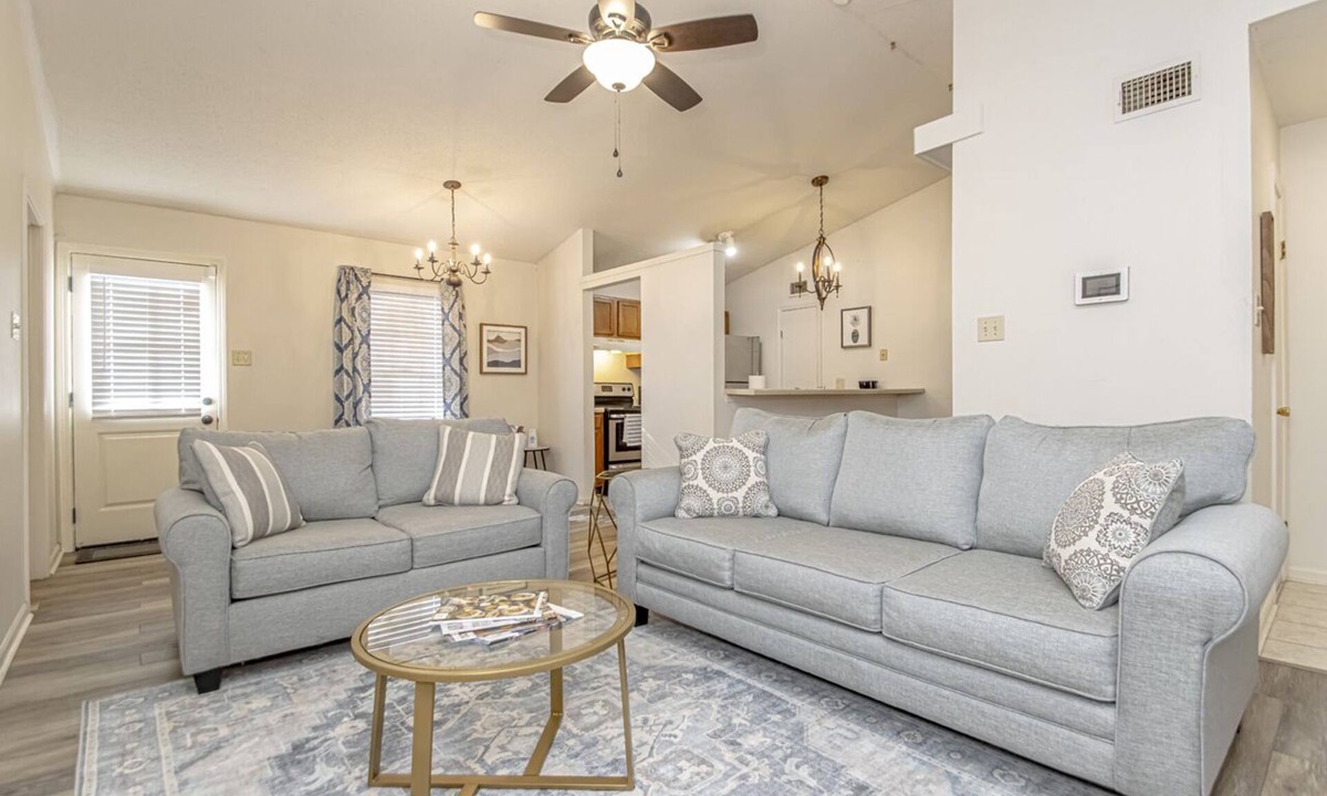 Little Rock House | West LR Home W/Fireplace