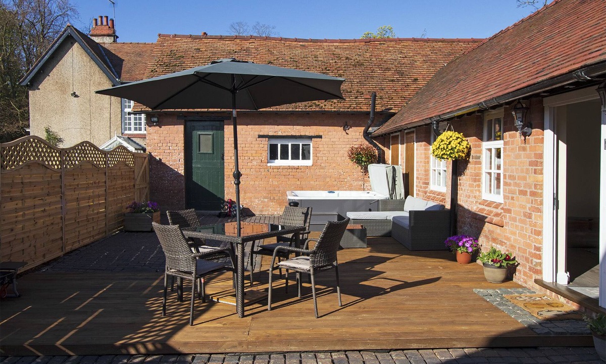 Thornton Hough Cottage | West Mead Cottage