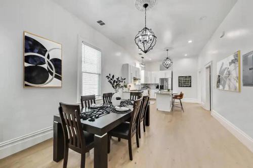 Prescott House | West Oakland Charm 5br4ba AC WD