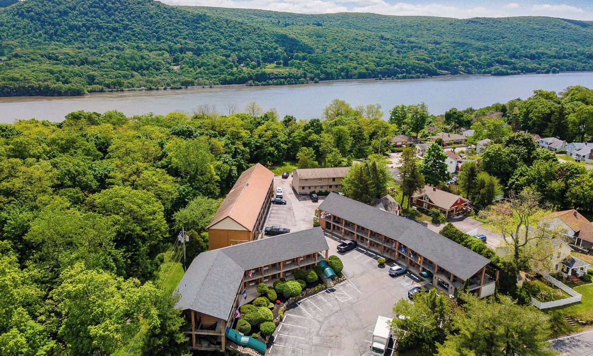 Highland Falls Hotel | West Point Motel