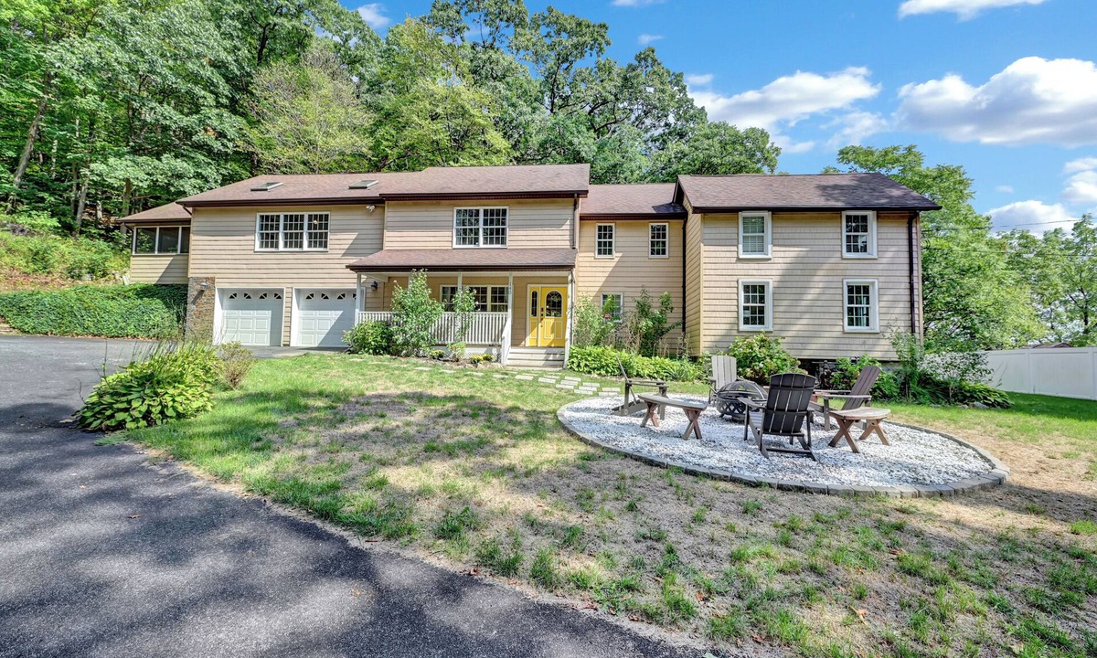 Middle Hope House | West Point Mountain House