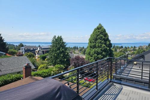 Genesee House | West Seattle home water views