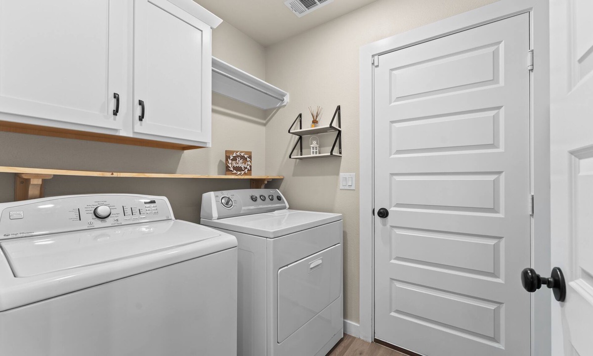 Midland House | WEST TEXAS STAY WITH HOT TUB & PATIO