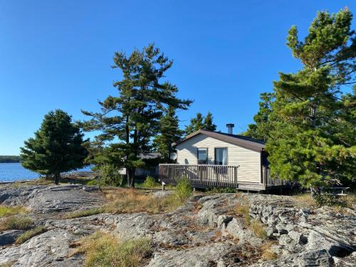 The Archipelago Cabin | West View Landing