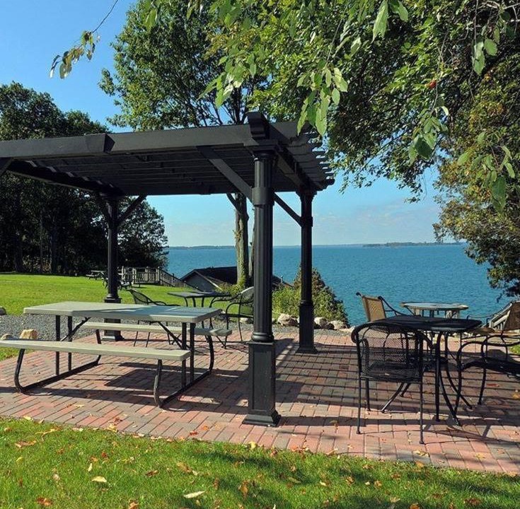 Clayton Hotel | West Winds Motel & Cottages