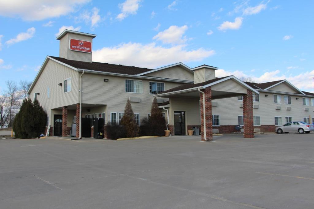 Carrollton Hotel | Westbridge Inn & Suites