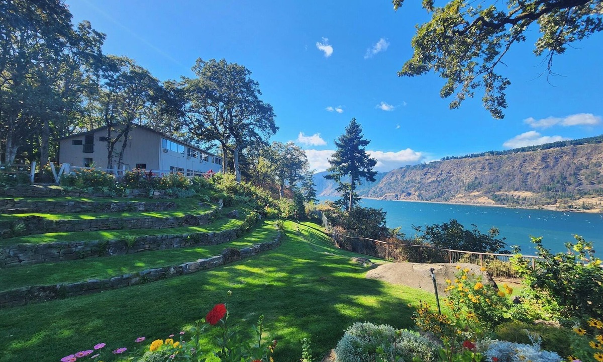 Hood River Hotel | Westcliff Lodge