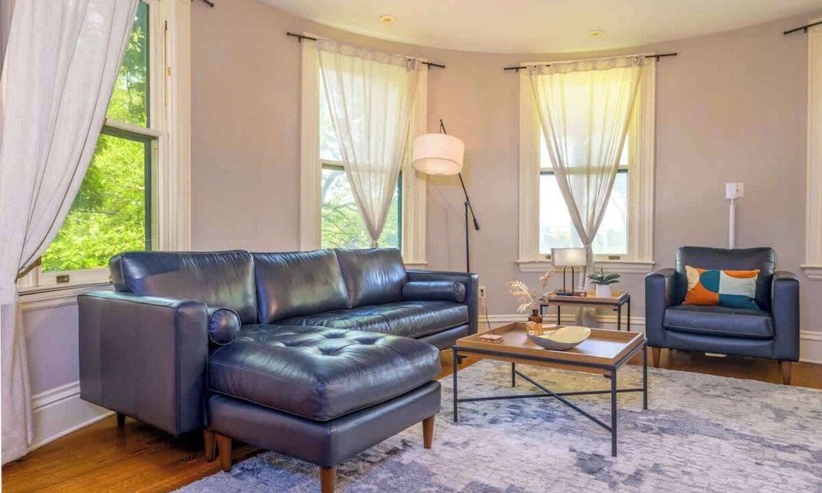 Eastside Apartment | Westcott 2BD Apt in Mansion mins SU & JMA Dome