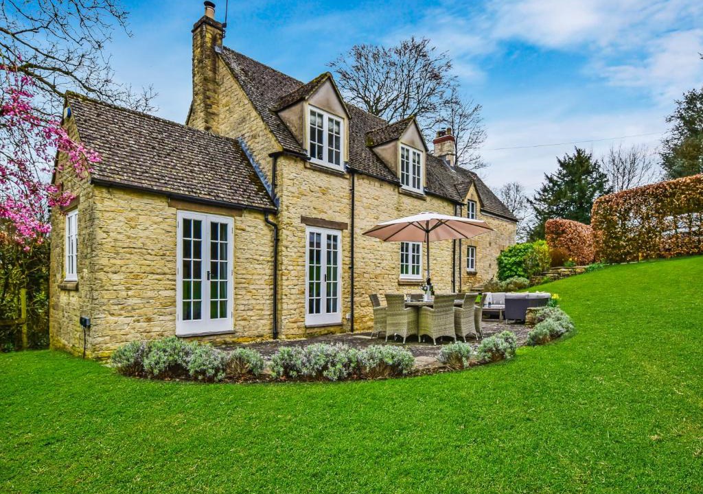 Cockleford House | Westerleigh Cottage