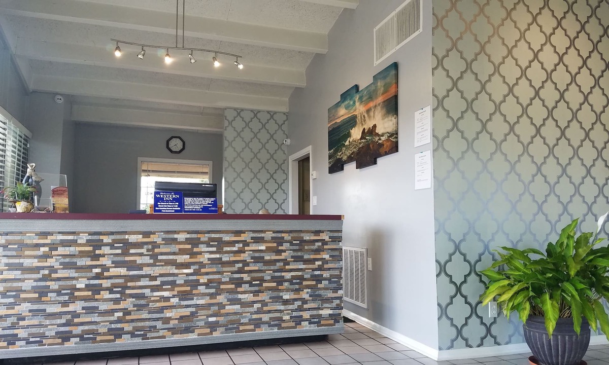 South Pensacola Hotel | Western Inn