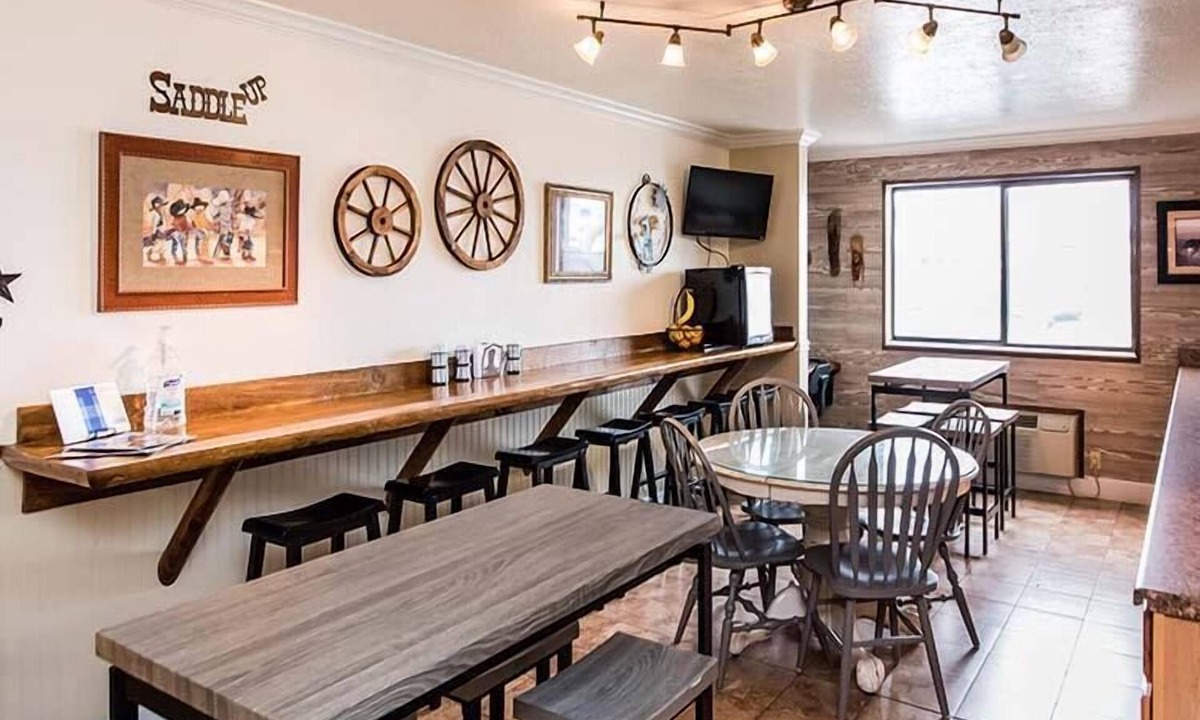 Tremonton Hotel | Western Inn