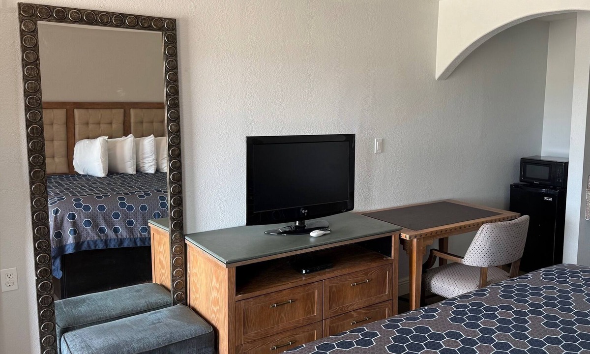 West Columbia Hotel | WESTERN INN
