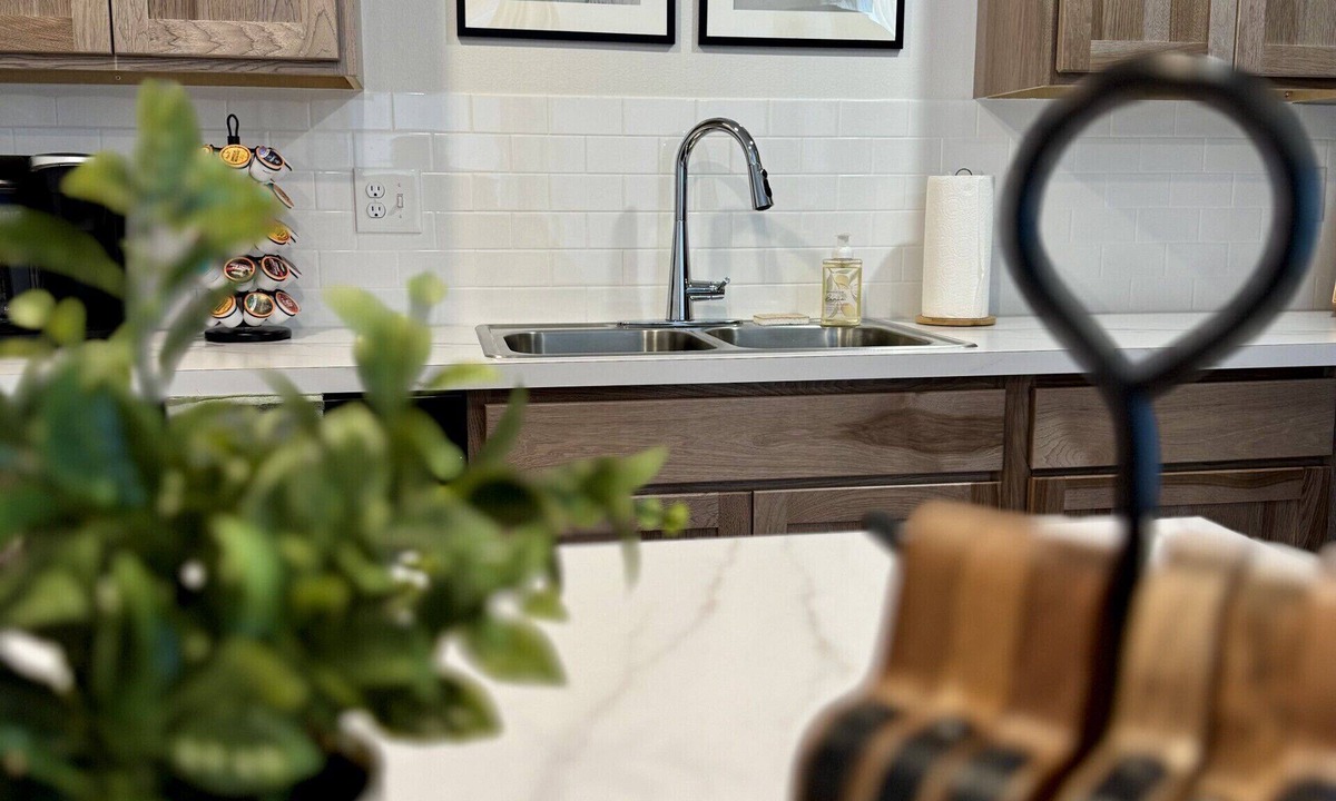 Hermiston House | Western Jewel -King & Queen