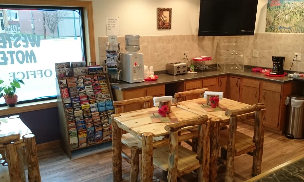 Gunnison Hotel | Western Motel