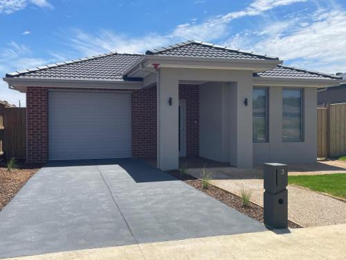 Colac House | Western Retreat