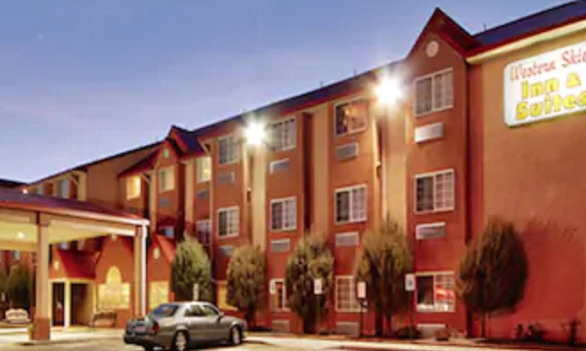 Los Lunas Hotel | Western Skies Inn And Suites