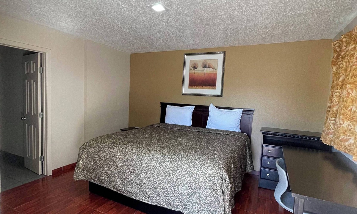Seagoville Hotel | Western Skies Motel
