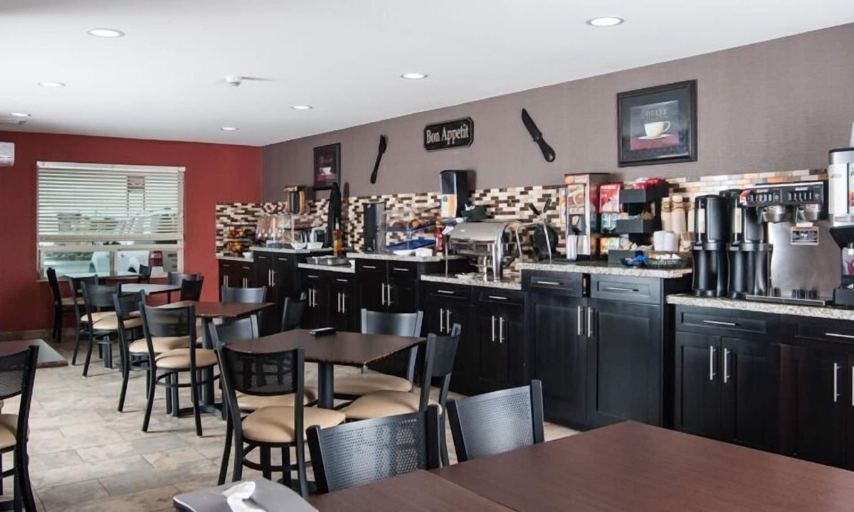 Esterhazy Hotel | Western Star Inn & Suites Esterhazy