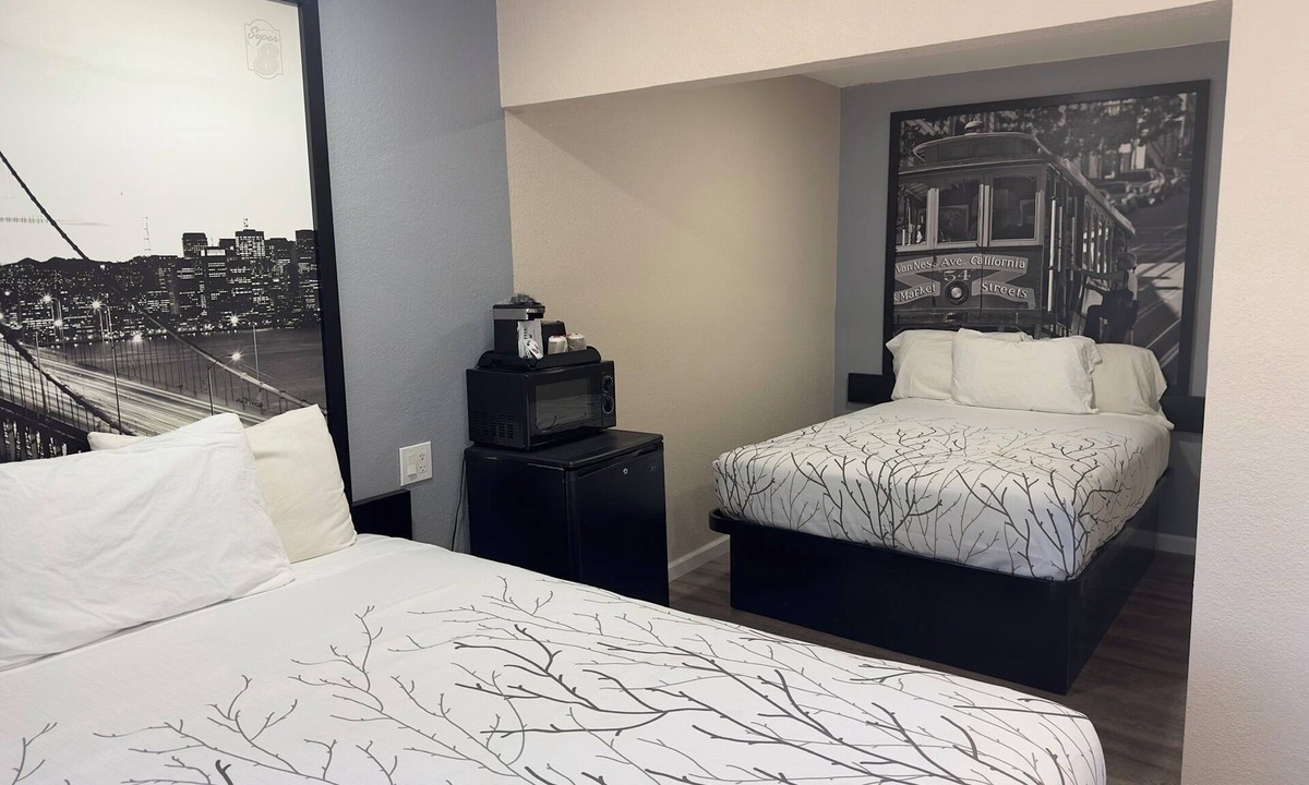 Willits Hotel | Western Village Inn