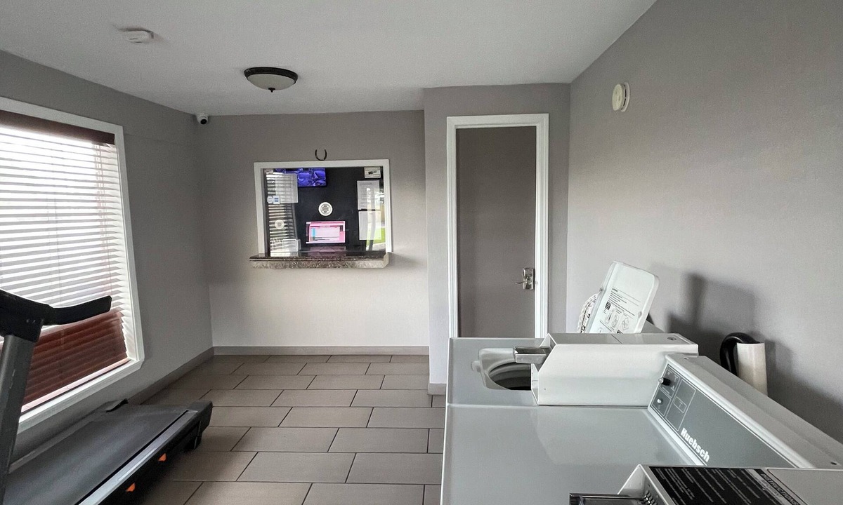 Port Allen Hotel | Westerner Motel