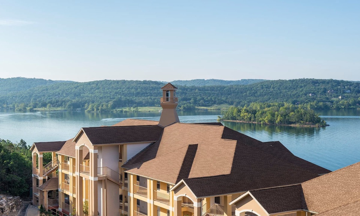 Hollister Hotel | Westgate Branson Lakes Resort
