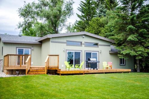 Bloomfield House | Westlake Consecon Cottage