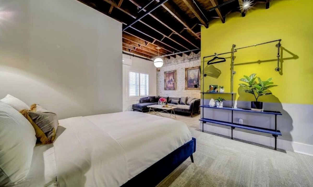 New Toronto Hotel | Westlake Prime Suites