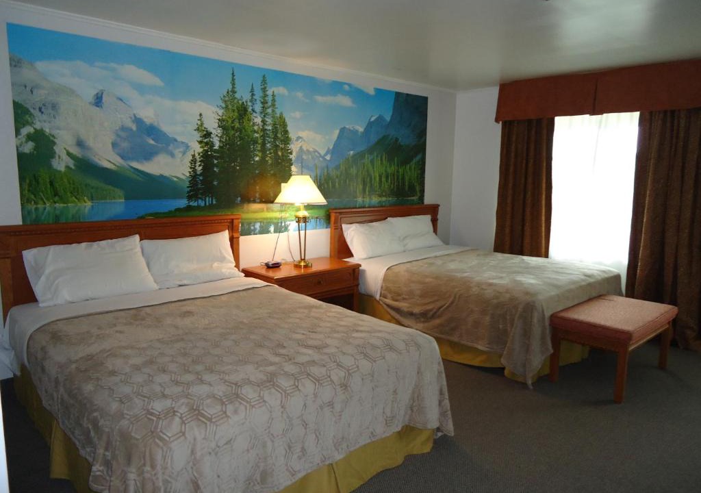 Beachville Hotel | Westmount Motel