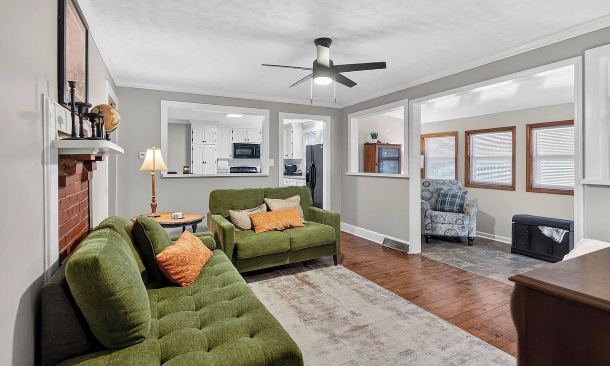 Danville House | Westover Hills Cottage/Hot Tub/5 beds/2 bath