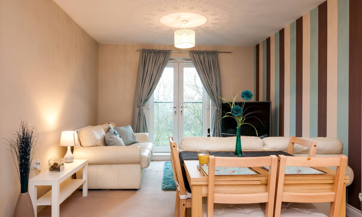 Basingstoke Apartment | Westside Apartments :Cosy 2 Bed 2 Bath Flat