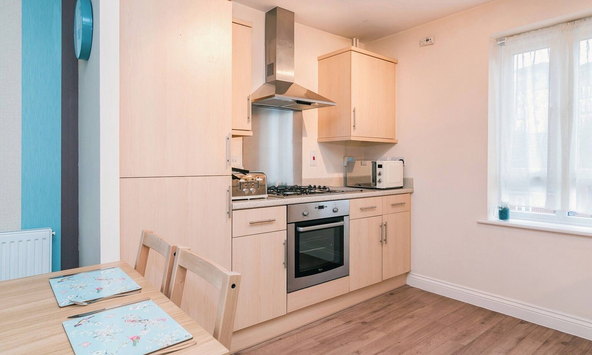 Basingstoke Cottage | Westside Apartment 4