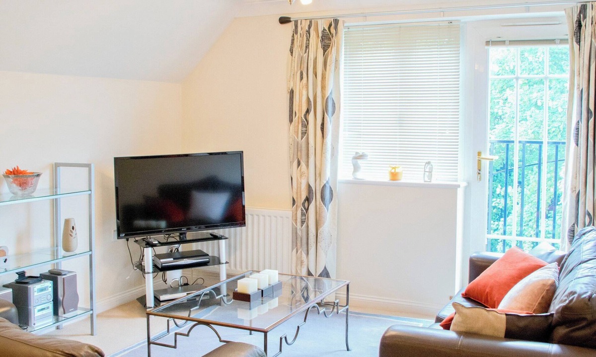 Basingstoke Cottage | Westside Apartment 3
