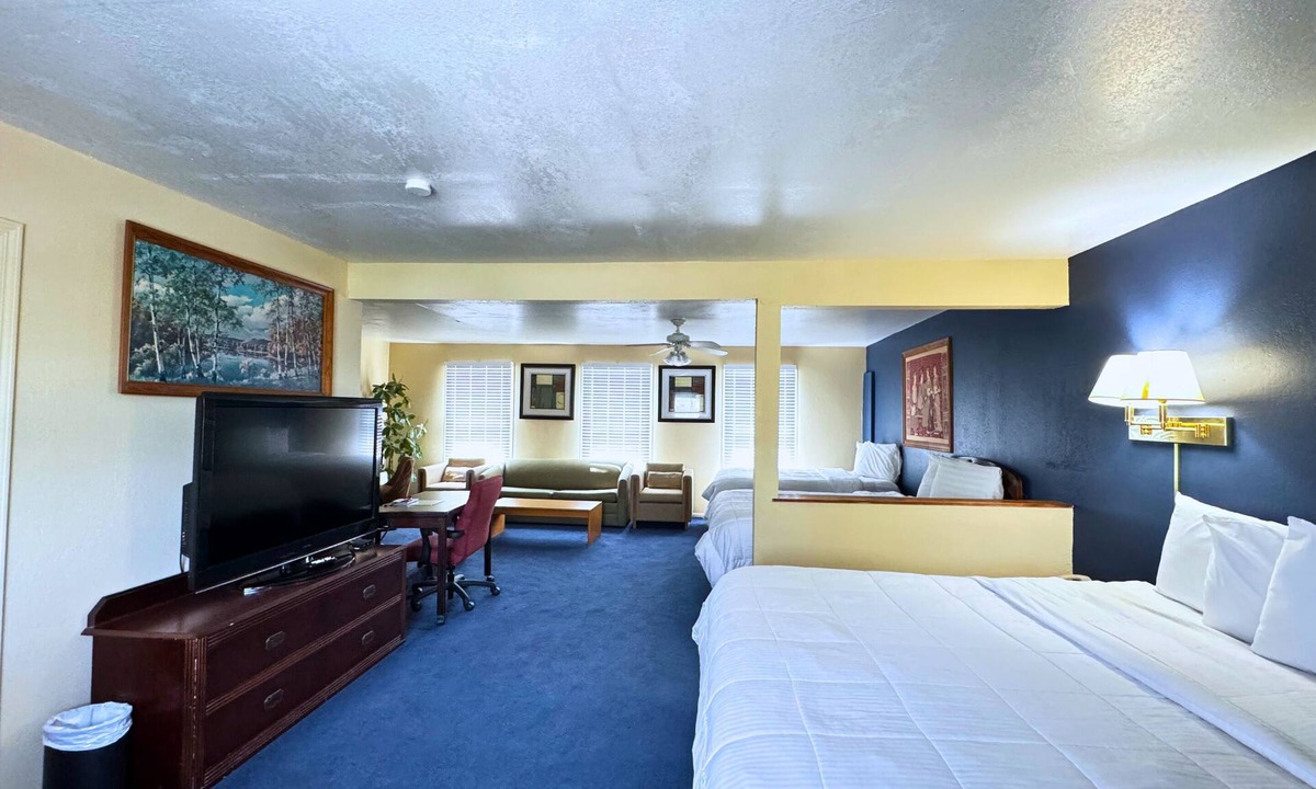 Fulton Hotel | Westwoods Motel