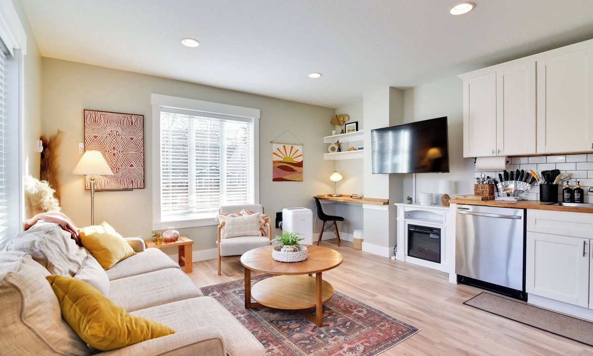 St. Johns House | WFH Friendly: Walkable Portland Townhome