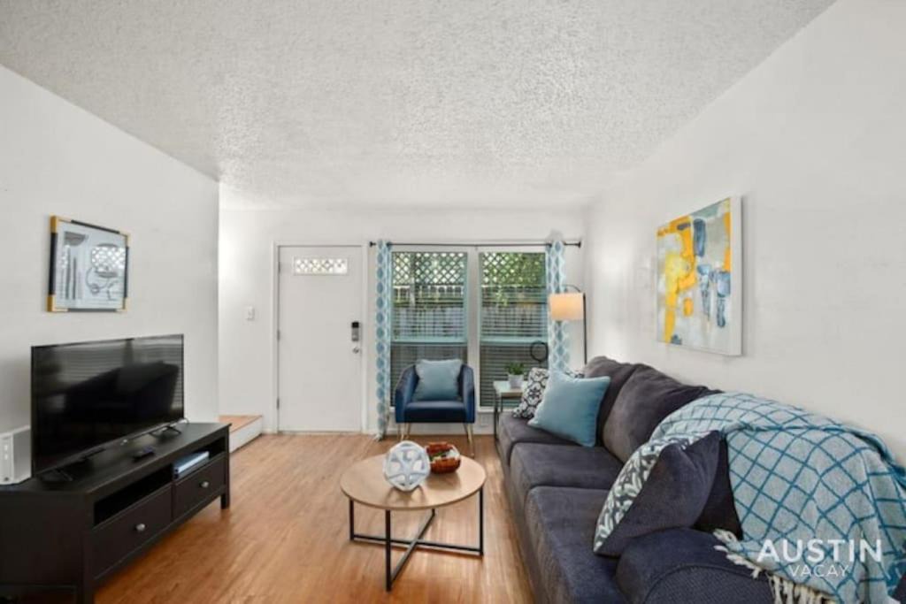 Clarksville Apartment | WFH in Relaxing Clarksville Townhome with Parking