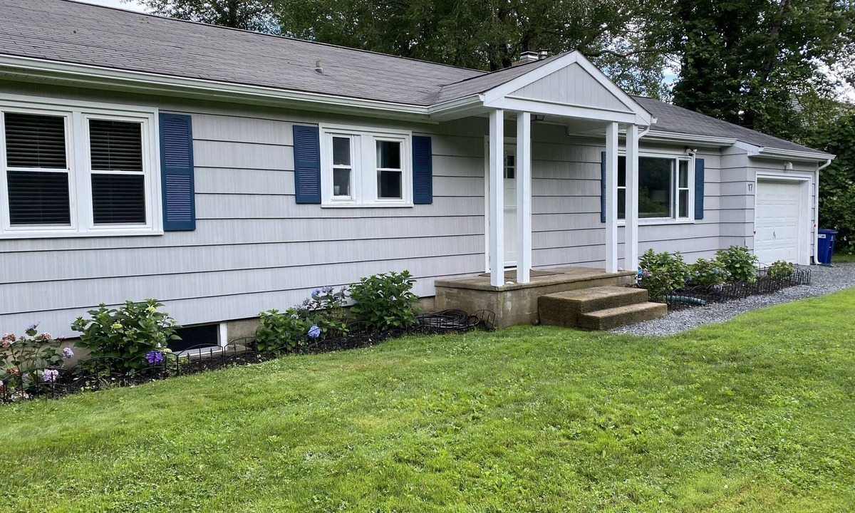 Saunderstown House | WFN - Work from Narragansett this Winter?