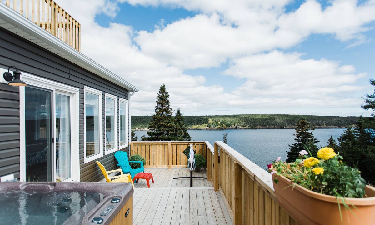 Mobile House | Whale House Guest House