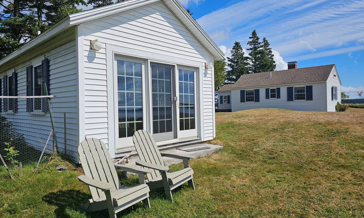 Stonington Cottage | Whaleback-on a secluded point in the Oceanville