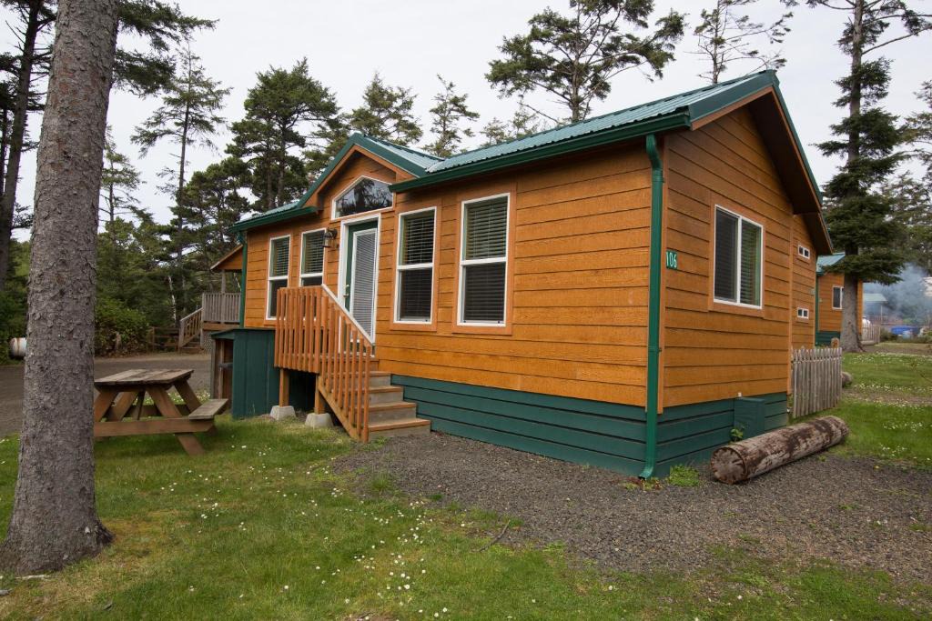 South Beach Resort | Whalers Rest Cottage 2