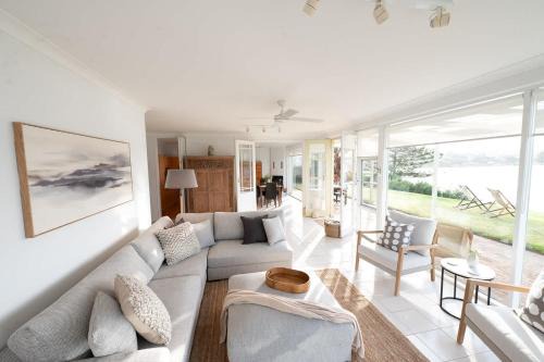 Encounter Bay Villa | Whalers Rest- Ocean Front- Victor Harbor