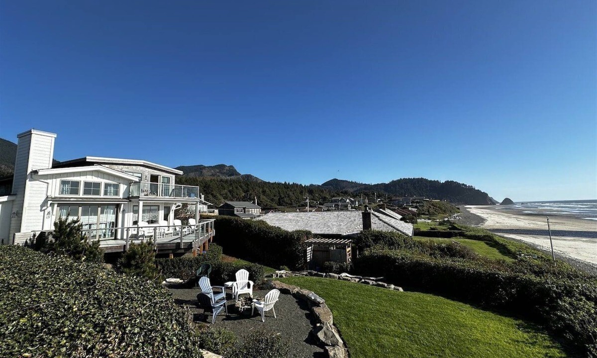 Arch Cape House | Whaletopia - Spectacular Oceanfront Vistas!