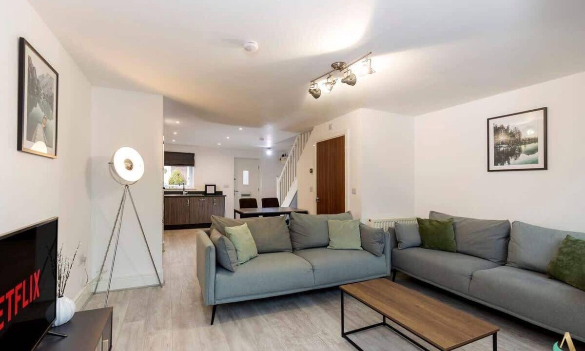 Thornaby On Tees House | Wharf House - TSAC Su