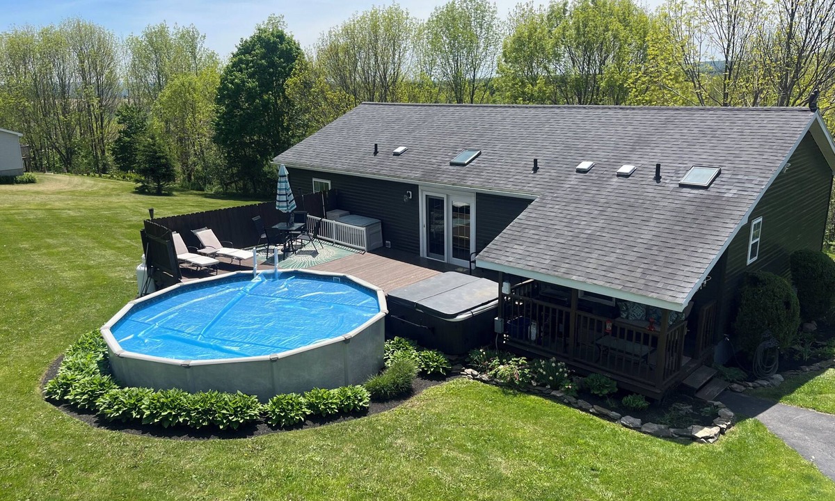 South Rutland House | What kind of fun are you into? We have it all!