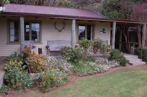 Ohangai House | Wheatly Downs Farmstay and Backpackers